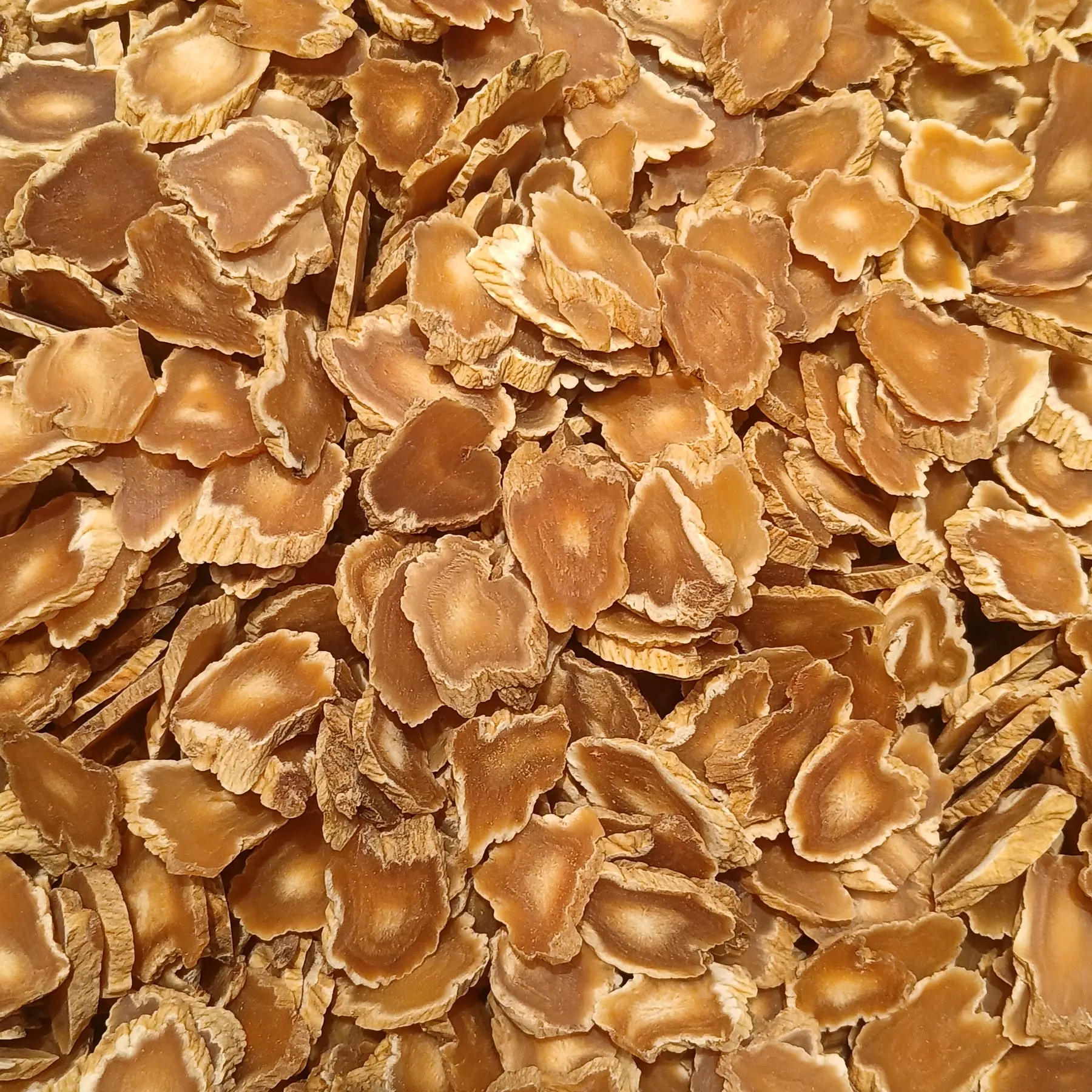 Thin slices of dried Panax ginseng